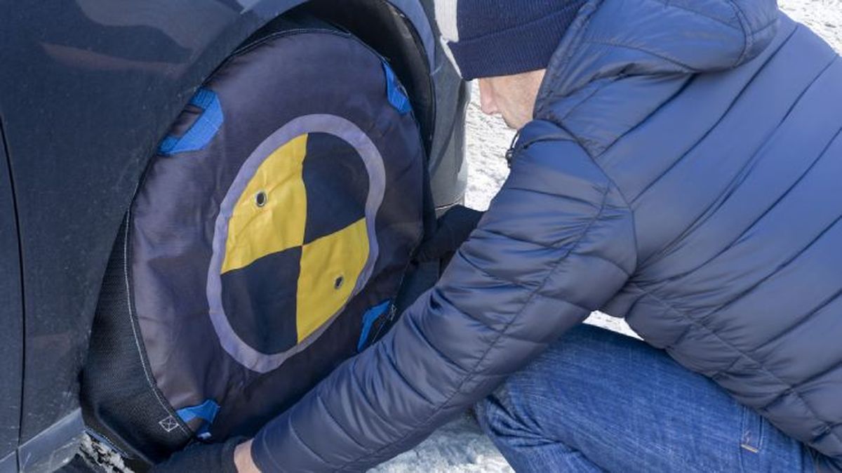 colocar cadenas de nieve textiles coche