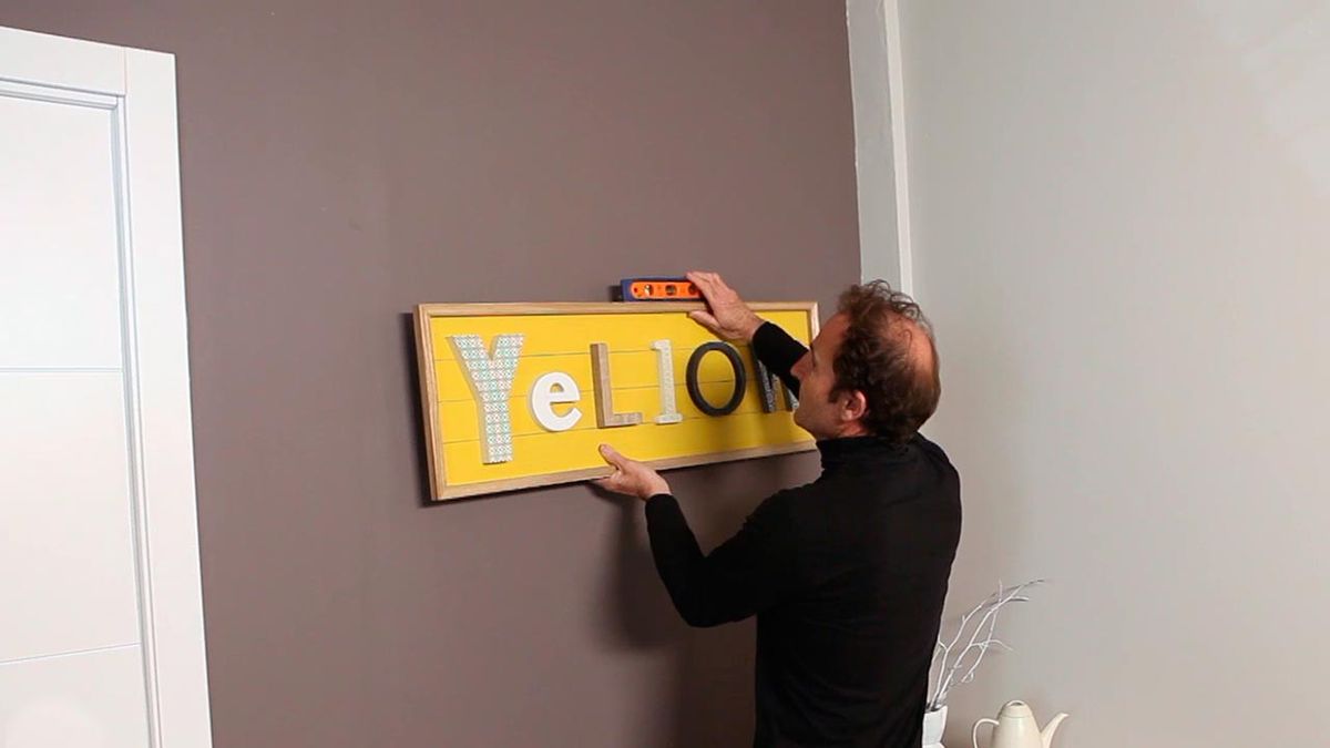 Como colgar un cuadro en una pared de yeso laminado con tacos autoperforantes