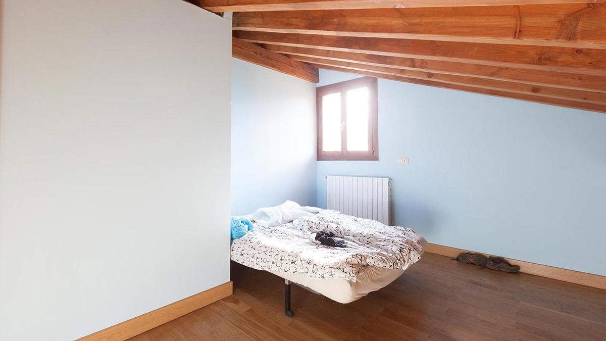 Deco723 Dormitorio infantil luminoso y personalizado antes