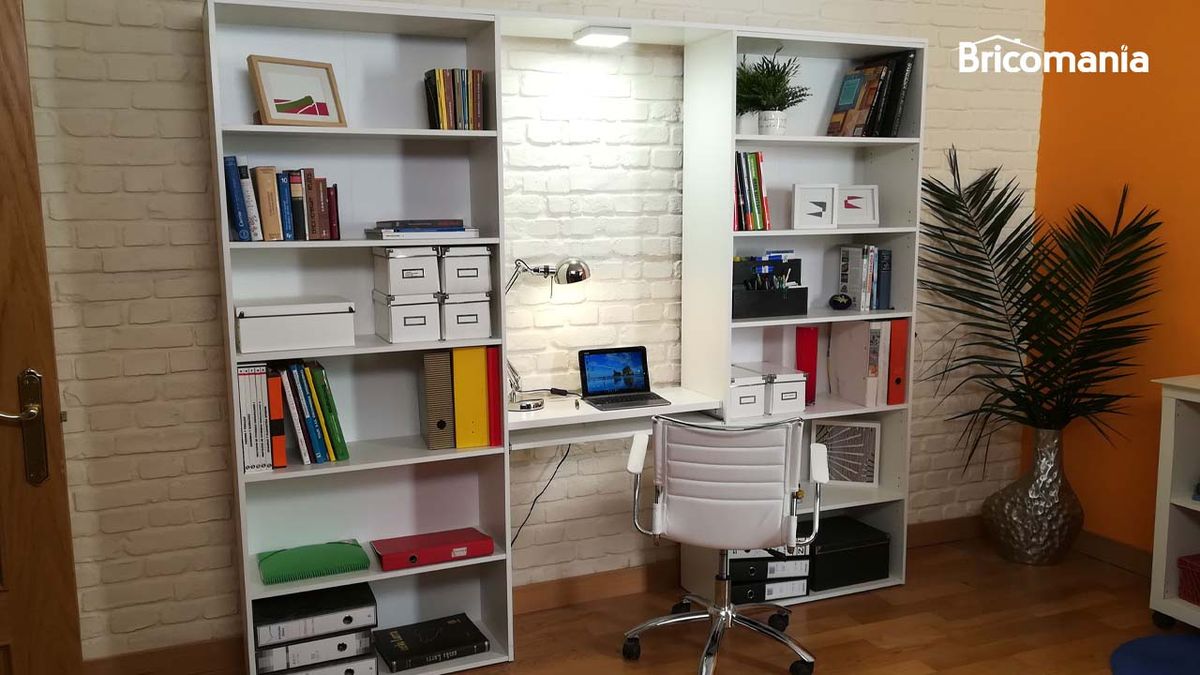 Cómo hacer un escritorio con estanterías