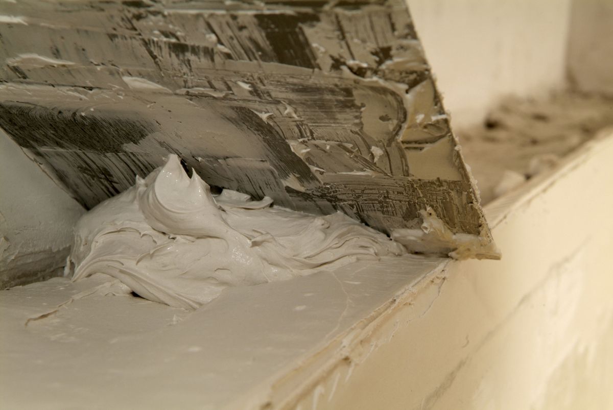 Nivelar mocheta en pared paso 8