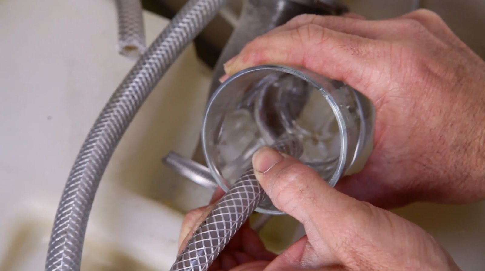 Colocar llave de paso en un tubo de plástico paso 3