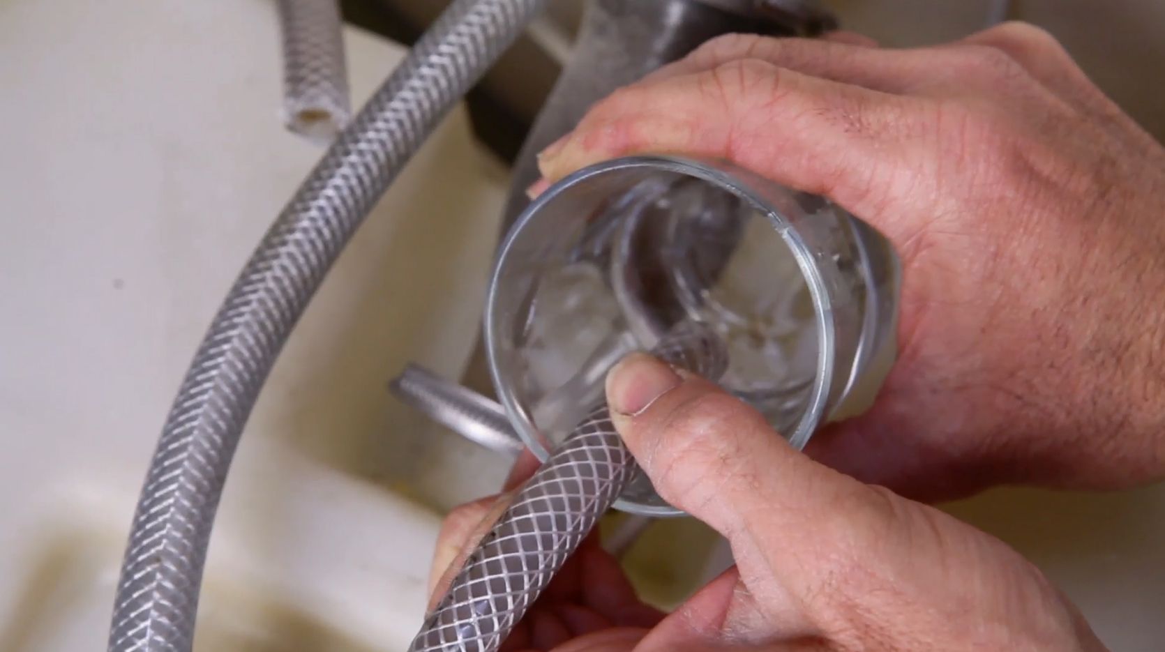 Colocar llave de paso en un tubo de plástico paso 3