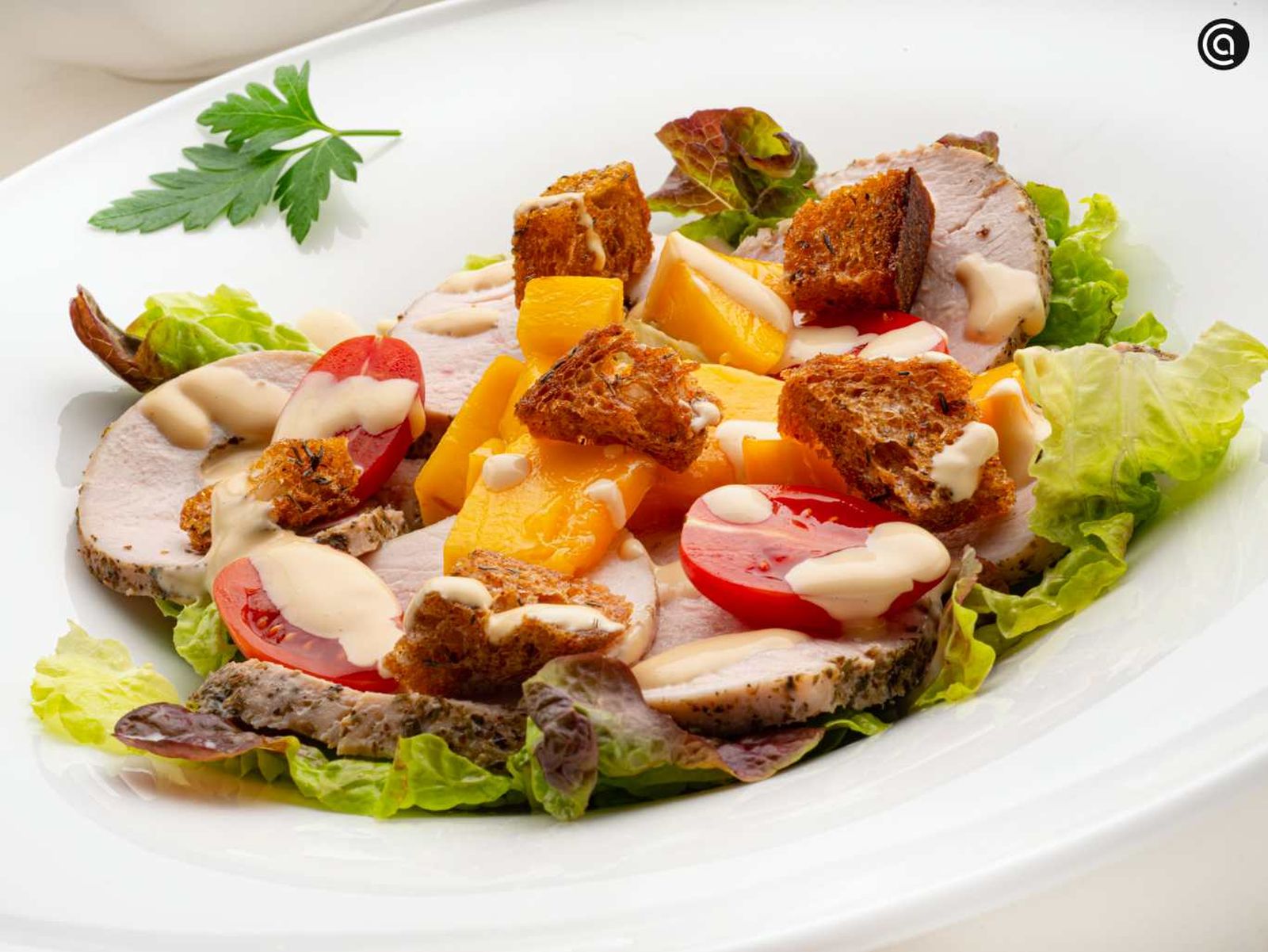 Una receta fresca con tomates cherry y aliño de mahonesa y soja