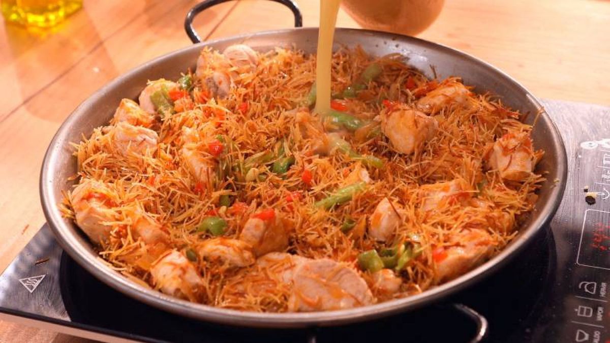 Fideuá de pollo y verduras   Paso 4