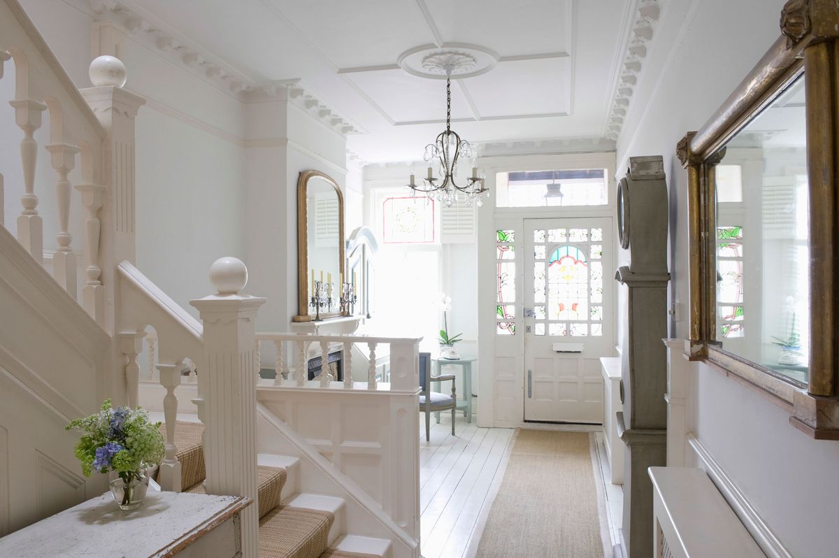 Hogar feng shui decorar la entrada y las escaleras