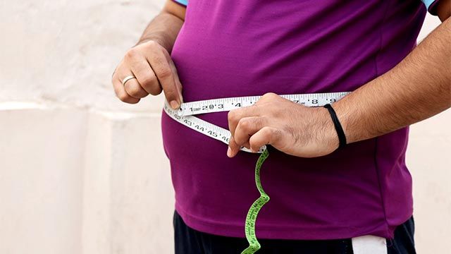 retencion de liquidos sintomas causas y alimentos para combatirla sobrepeso