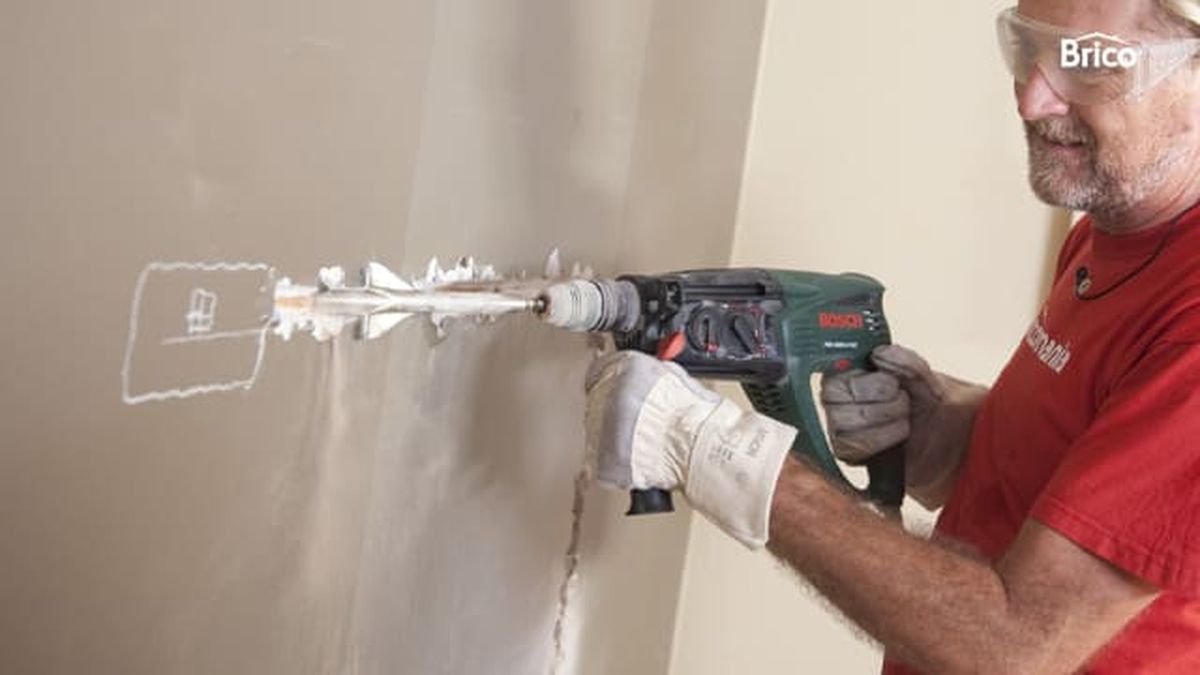 brico 0577 colgar tv pared sin que se vean los cables paso4