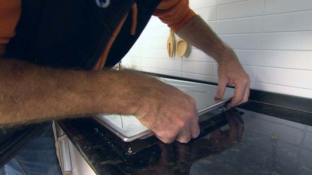 Cómo cambiar el fregadero paso 11