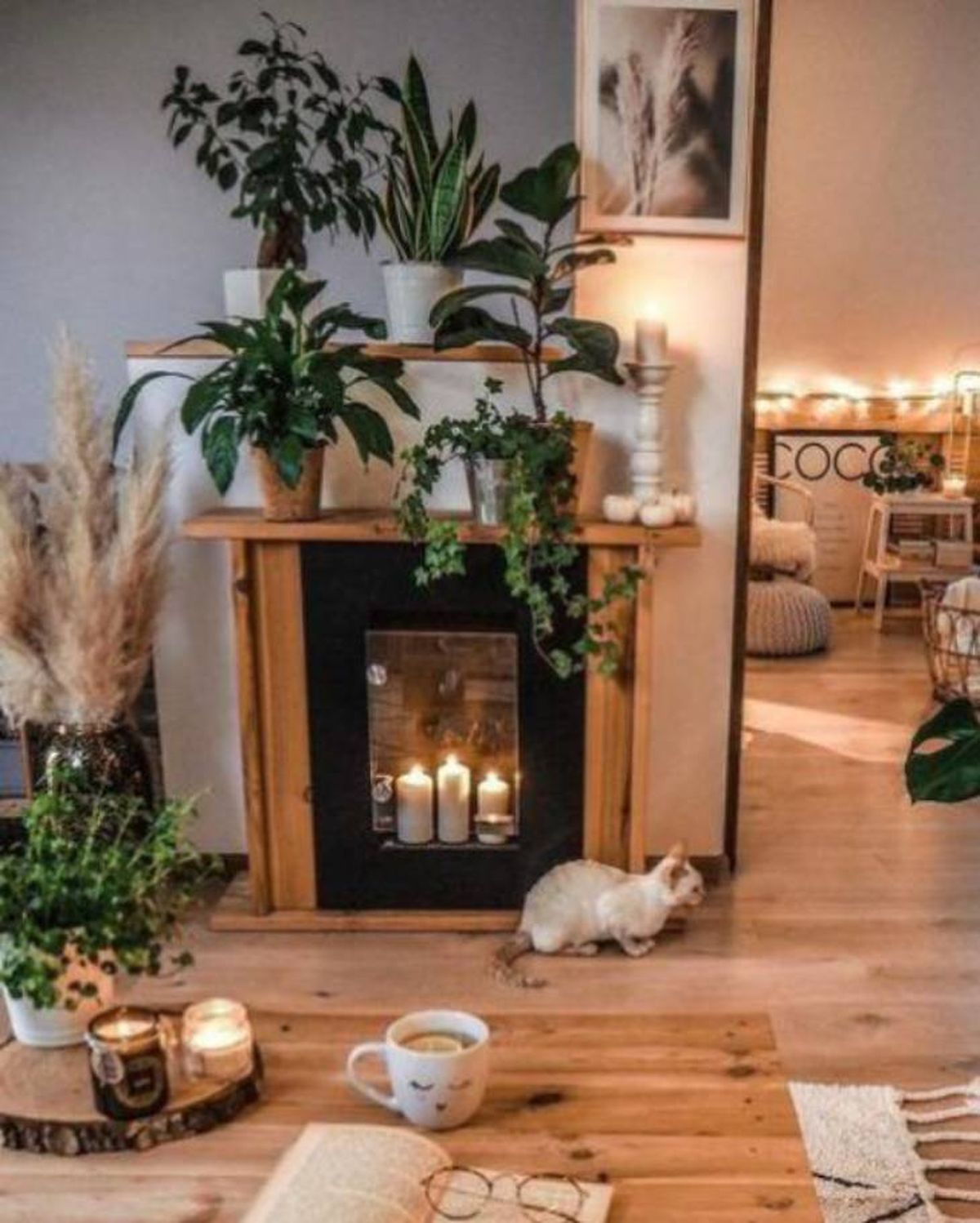 salon con chimenea urban jungle 2