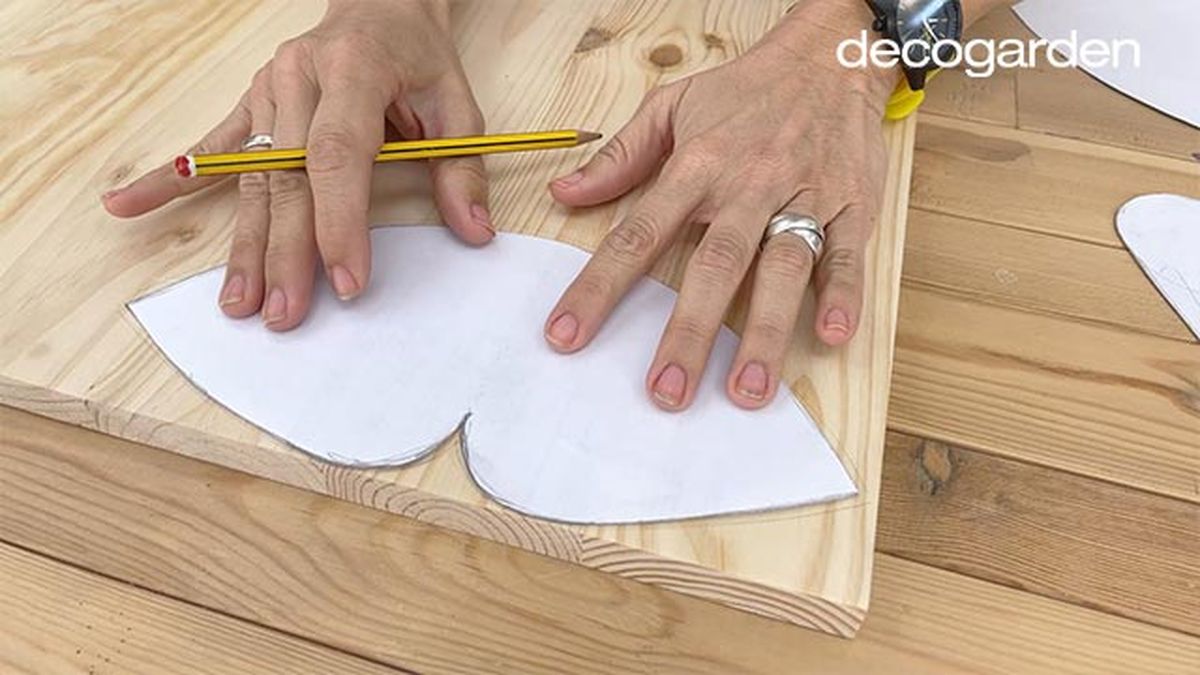 como hacer un movil decorativo madera paso 1