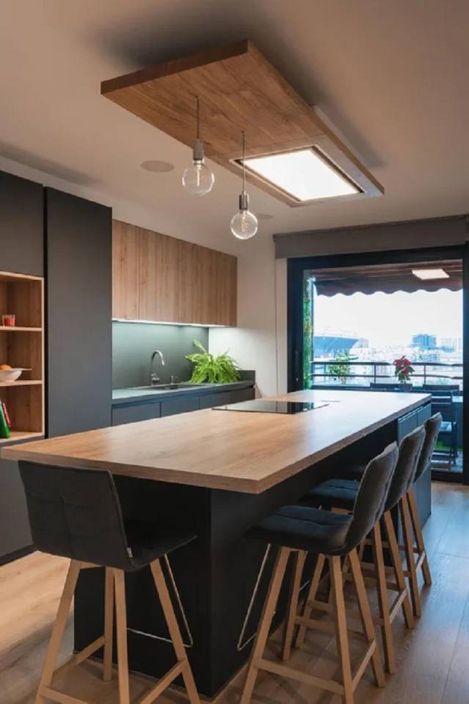 Cocina negra combinada con madera calidez, elegancia y modernidad 8