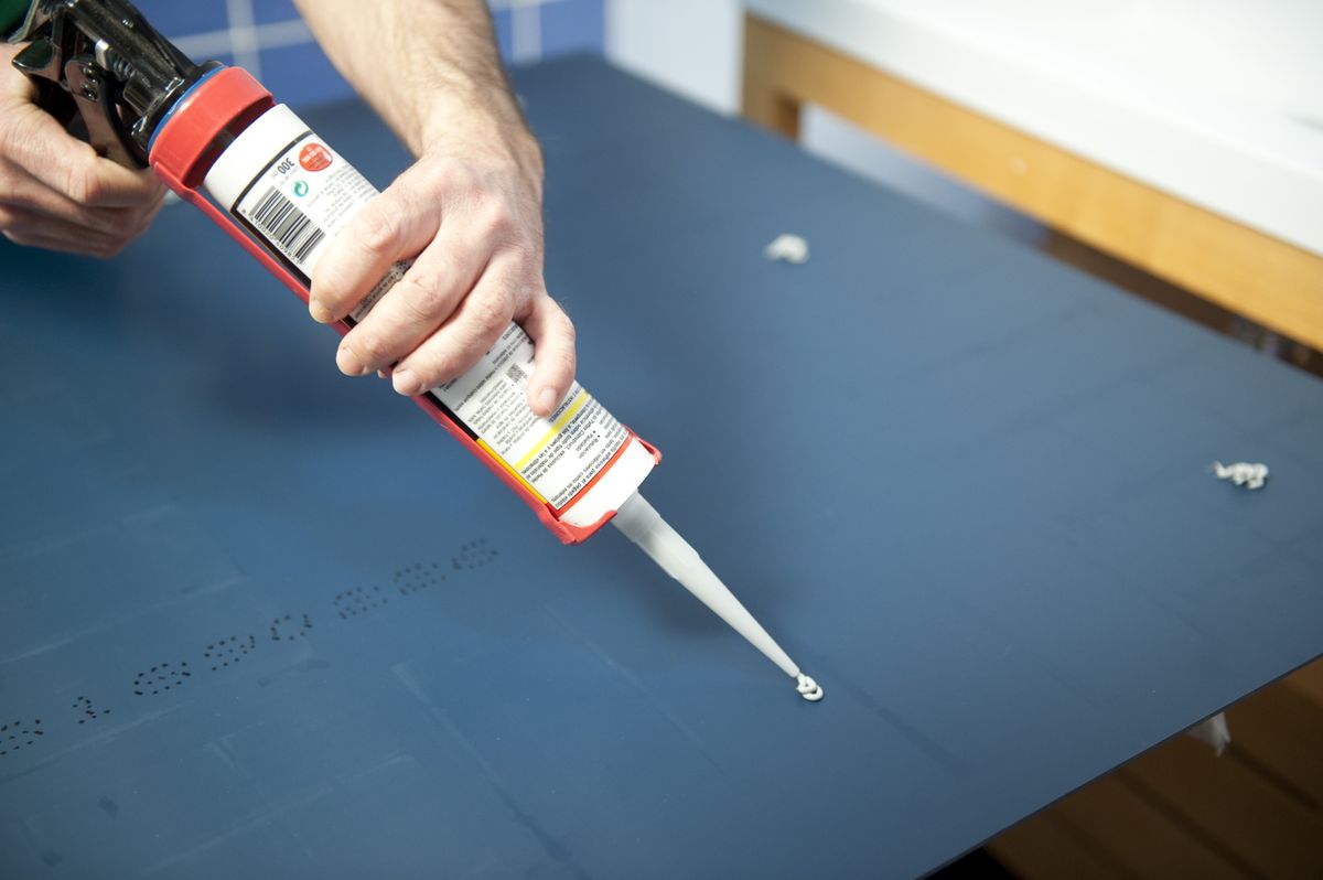 brico 0607 2 fijar espejo pared paso 2