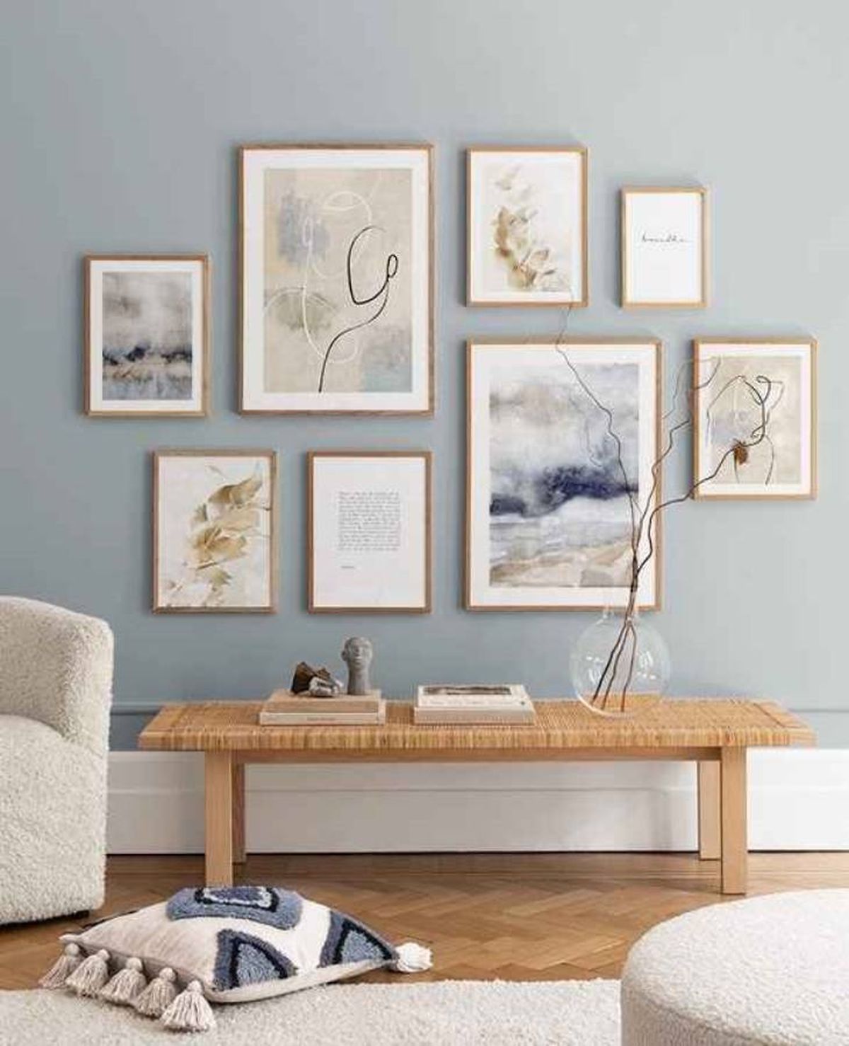 Transforma el salón renovando la decoración de las paredes 9