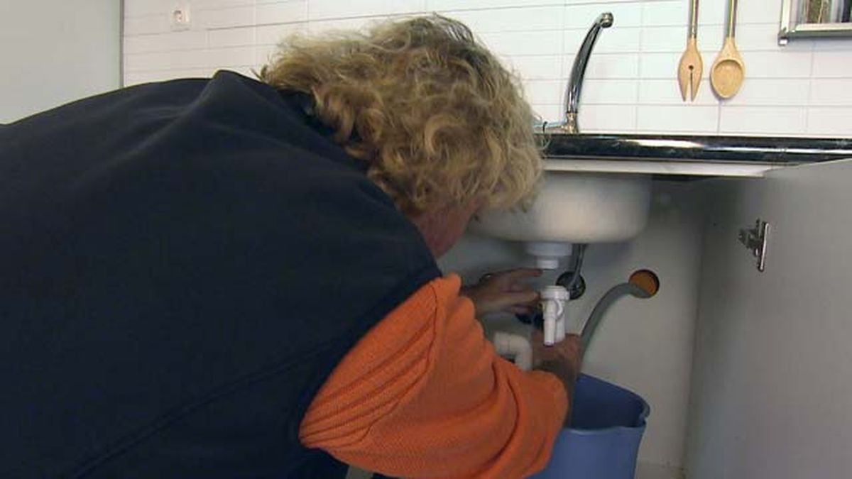 Cómo cambiar el fregadero paso 2