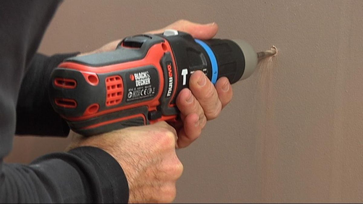 Colocar radiador en la pared paso2