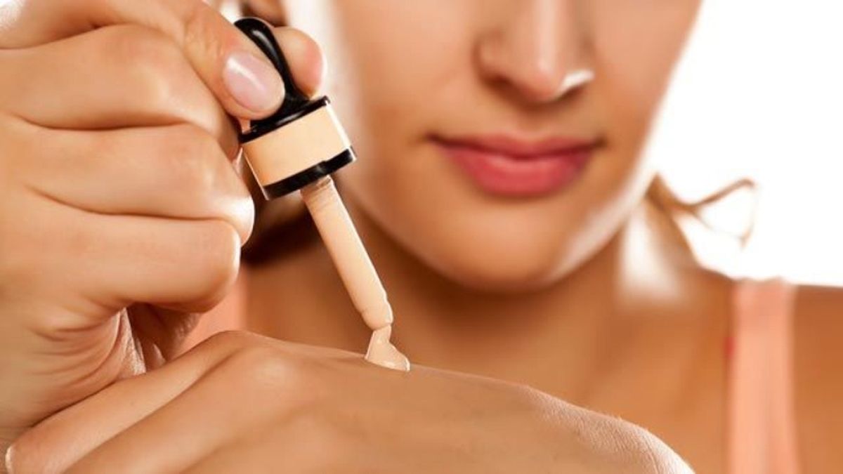 Escoge un maquillaje similar al tono de tu piel