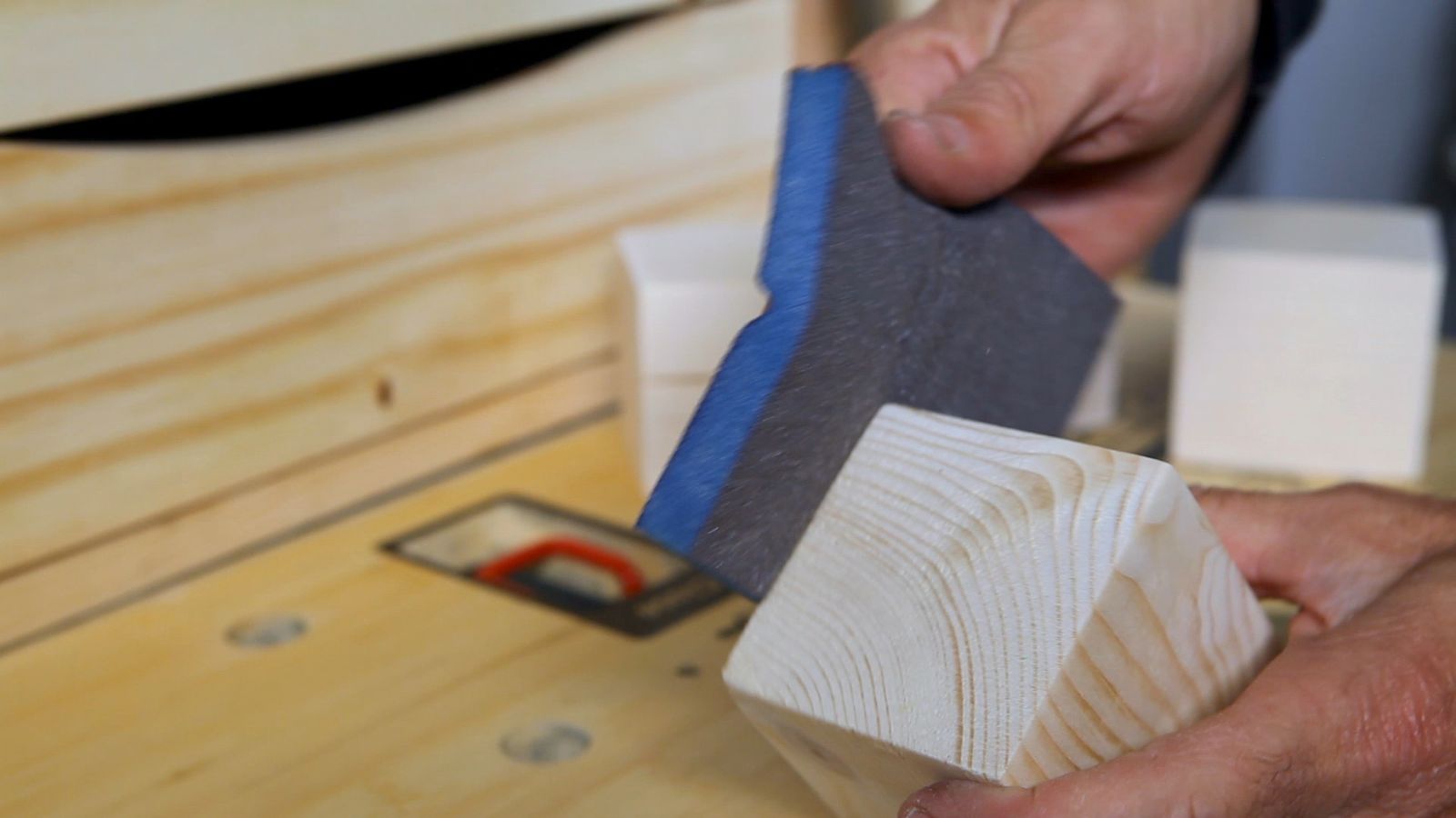 Hacer una mesilla con una cajonera paso 2