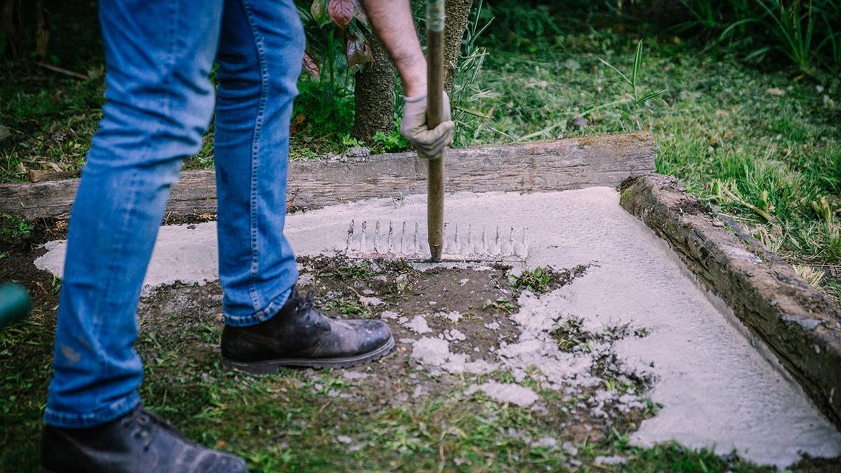 Cómo hacer un cimiento de hormigón paso 8