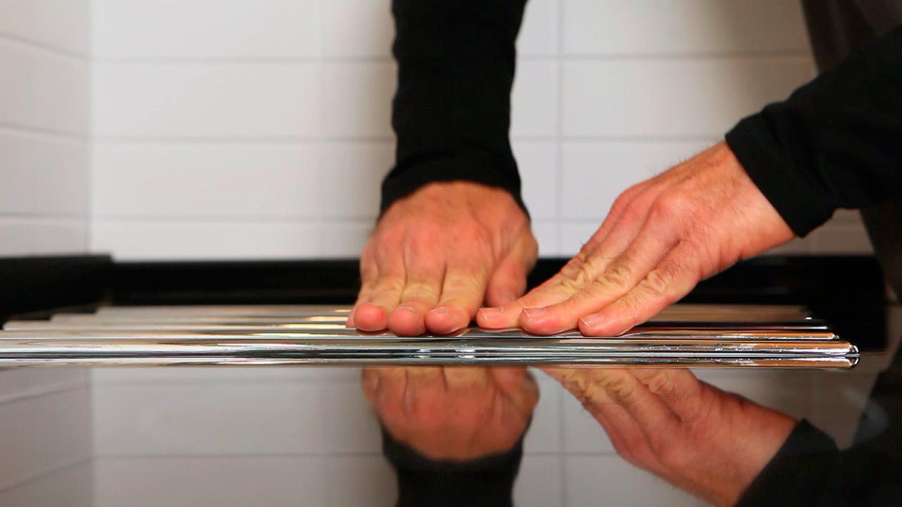 Colocar un salva encimera de cocina paso 5