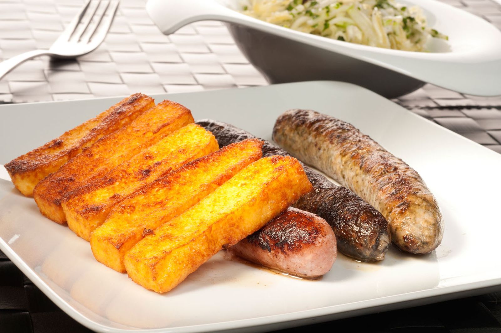 BRUN1242   Polenta con salchichas xl