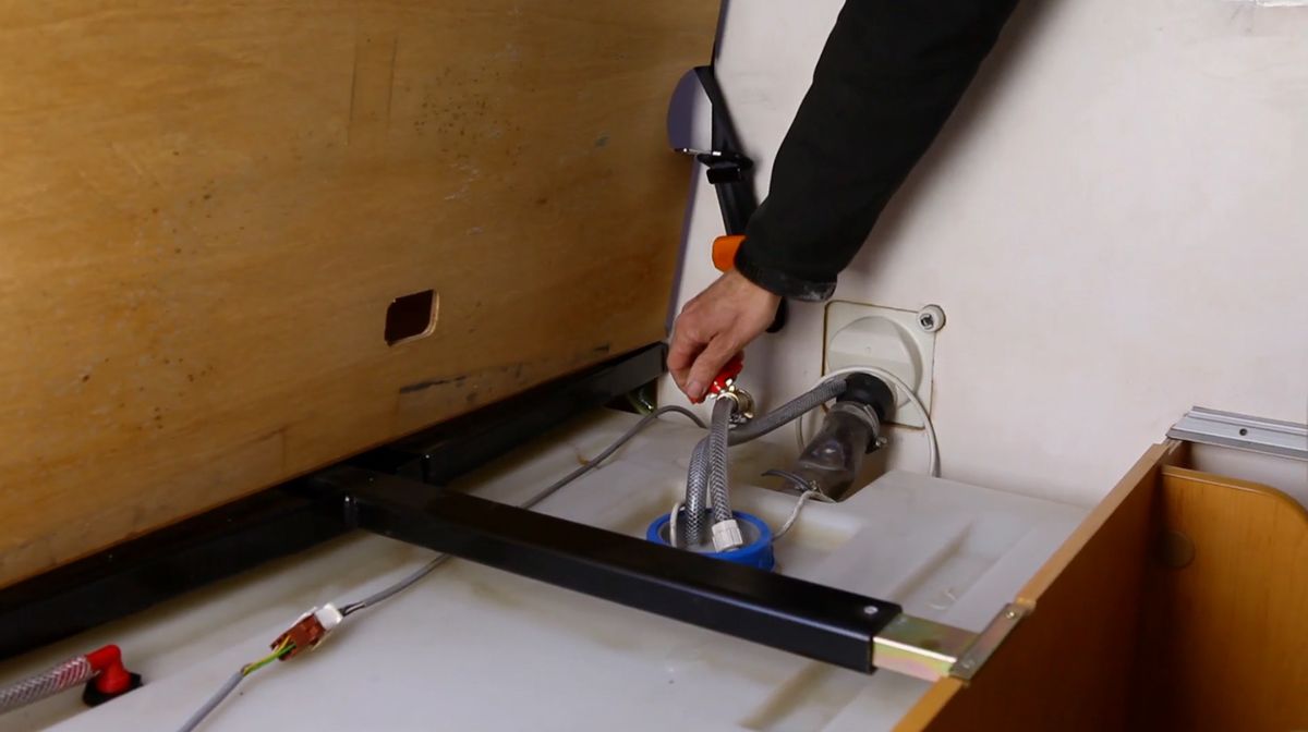 Colocar llave de paso en un tubo de plástico paso 7