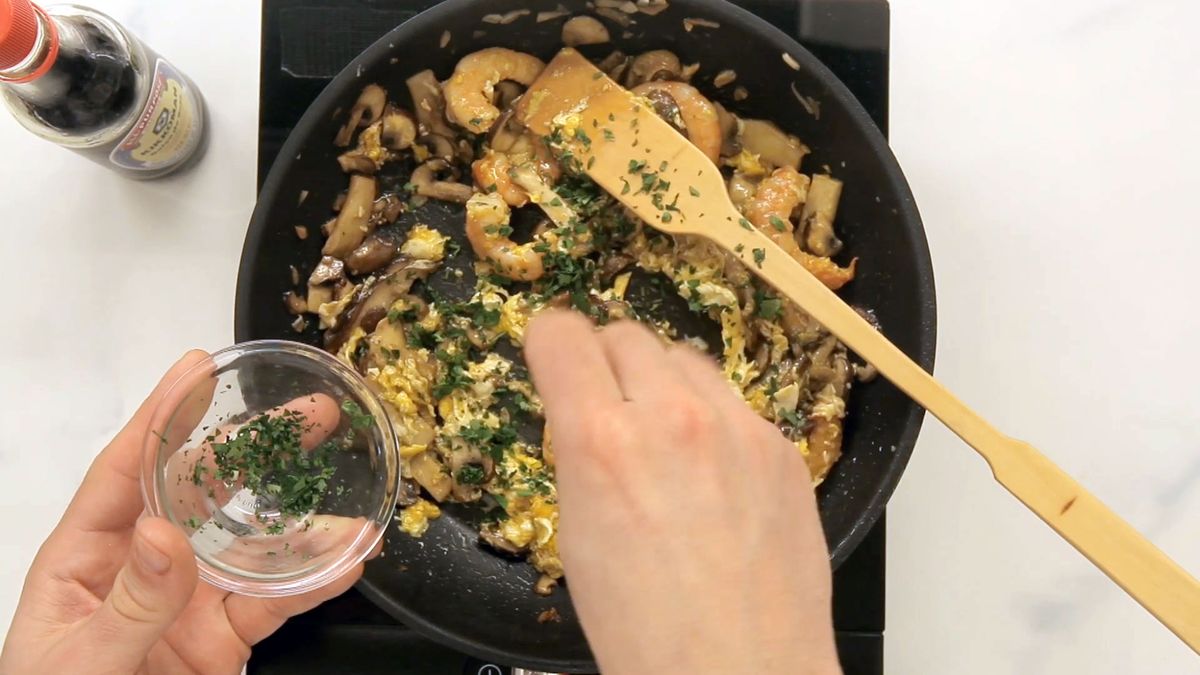 016 revuelto setas gambas salsa soja kikkoman paso 5