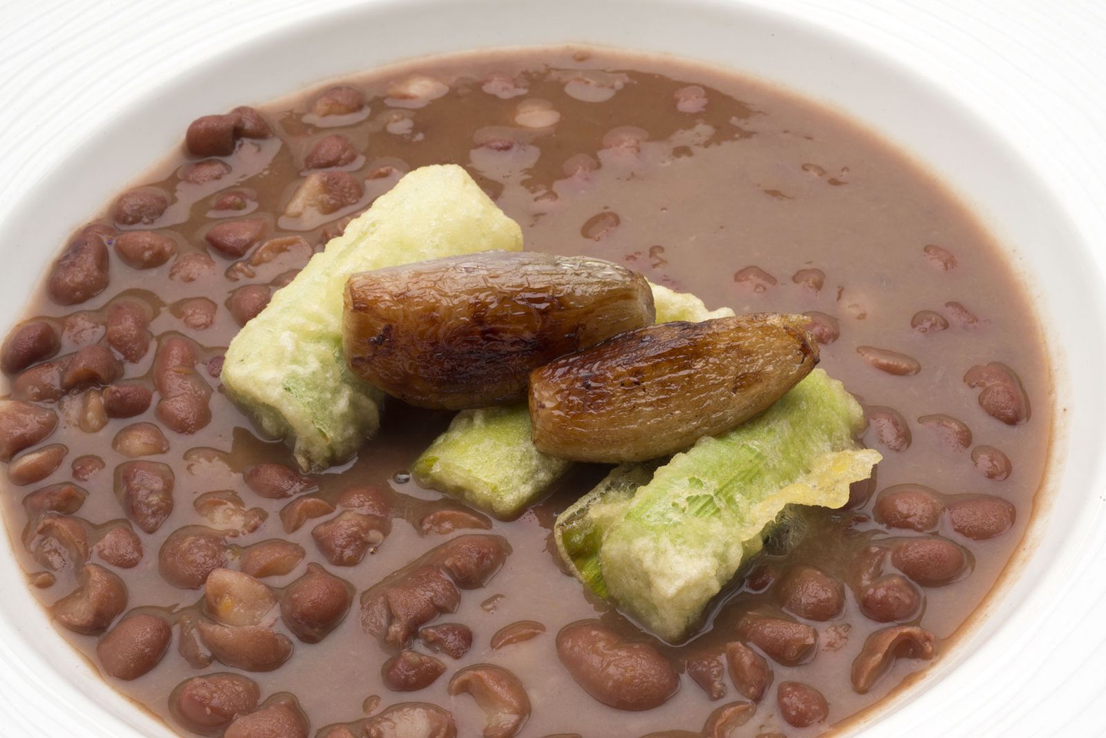 5954 1 Alubias negras con puerros en tempura (1340) xl