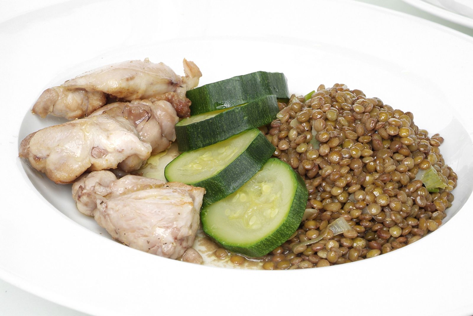 Lentejas al ajillo con conejo asado de Ramón Roteta