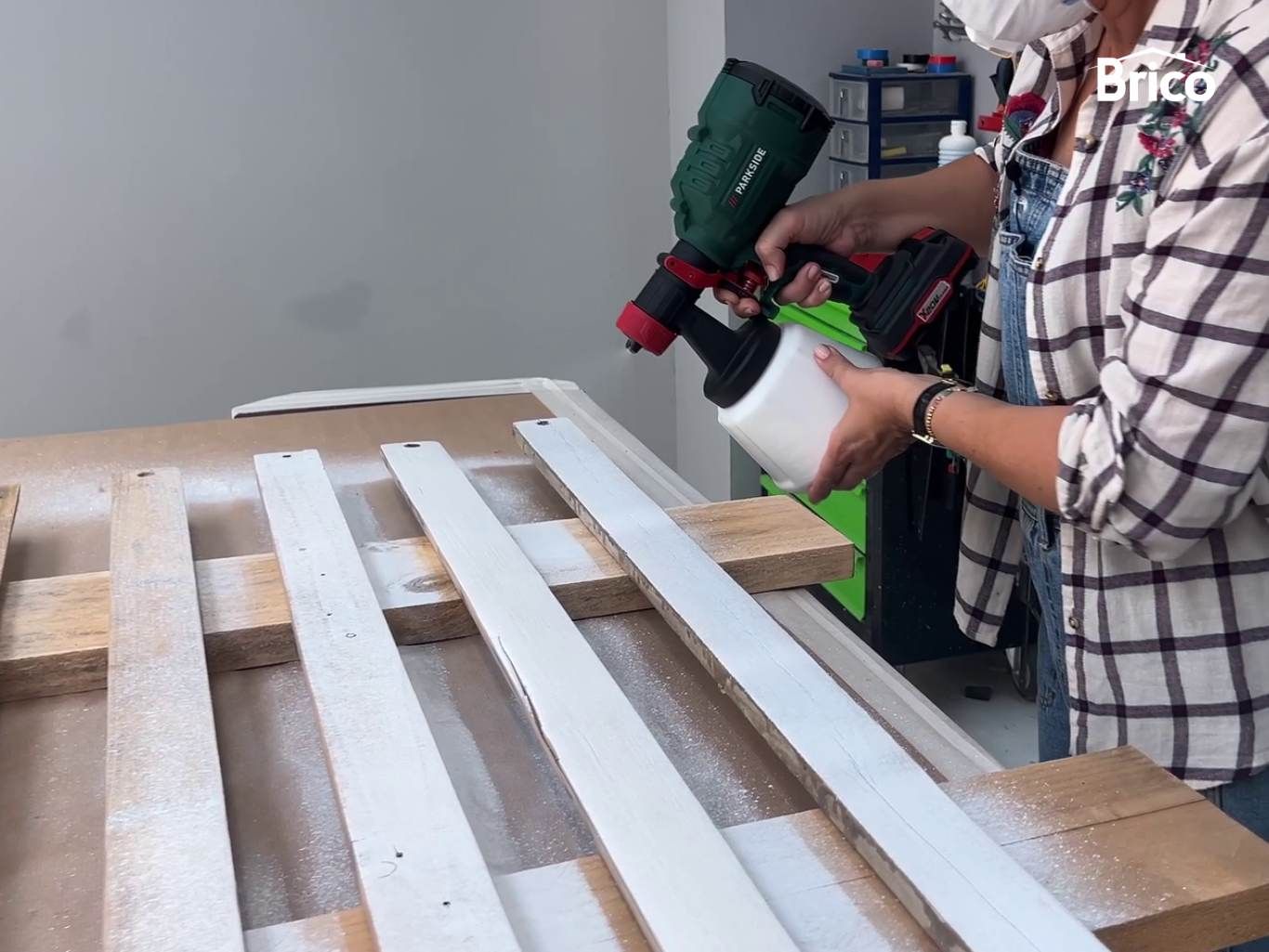 Pintando con la pistola de pintar de Lidl