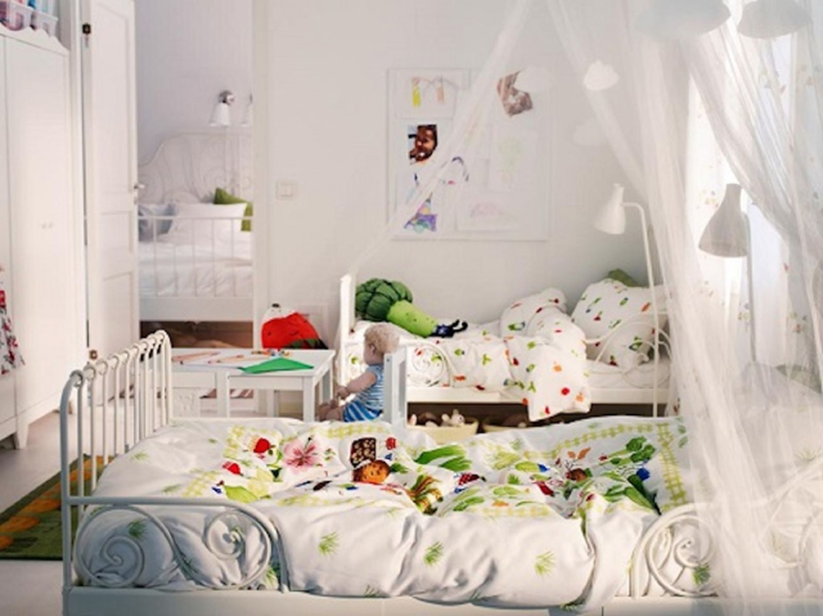Dormitorios infantiles compartidos soluciones para disponer las camas en las habitaciones pequeñas 4