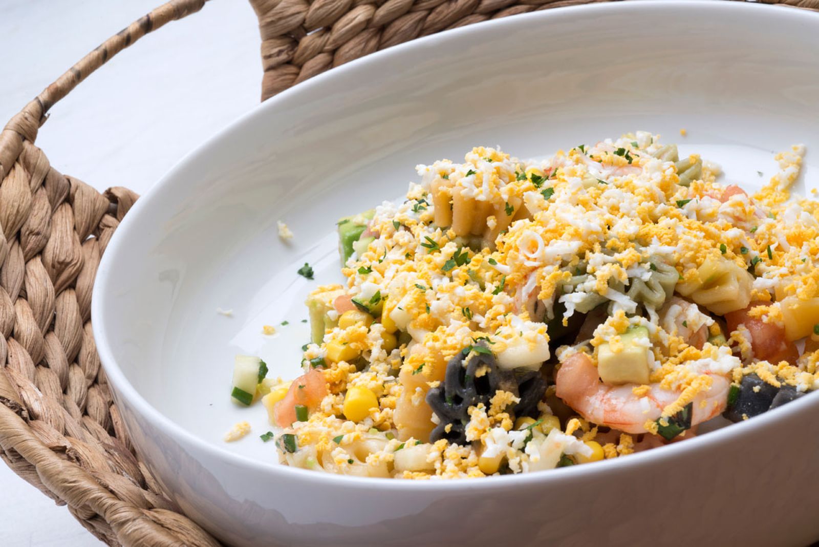 5212 Ensalada de pasta, verduras y gambas (597) xl