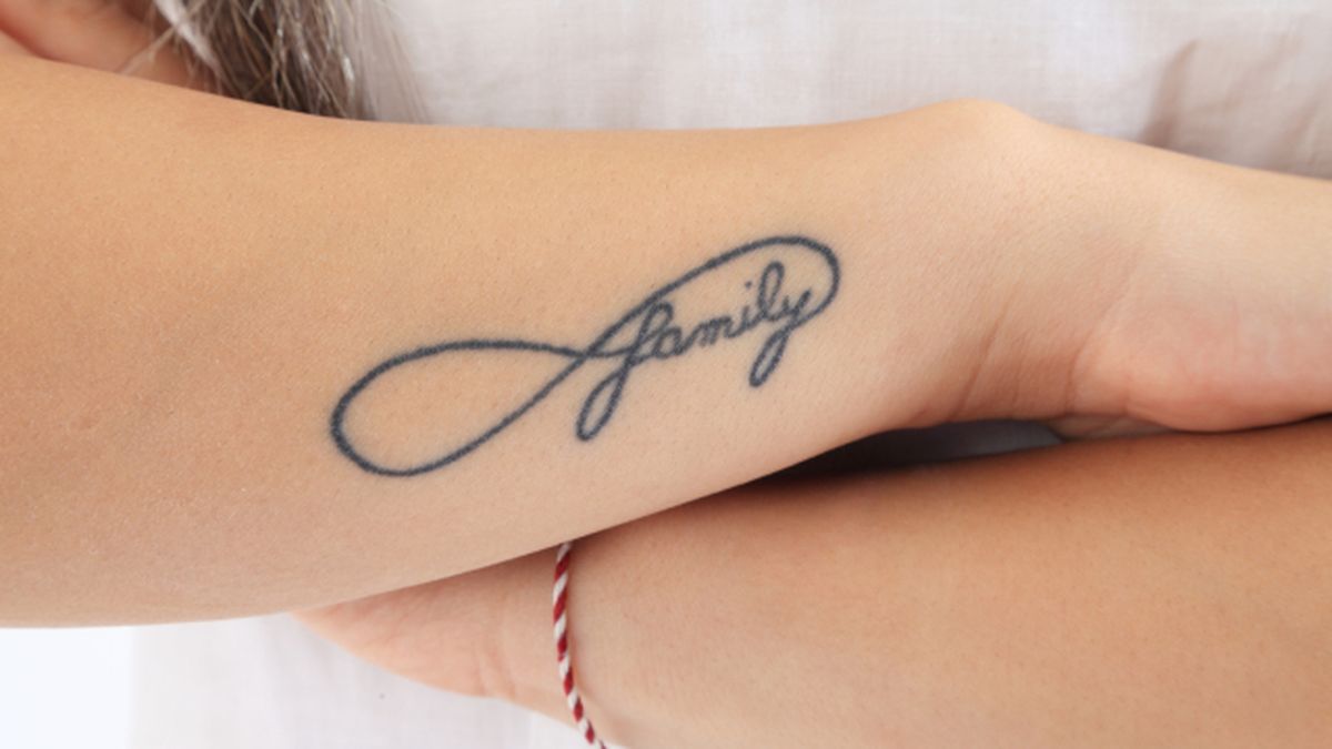 6 tatuajes pequenos para mujer entre las que te sera dificil elegir palabra