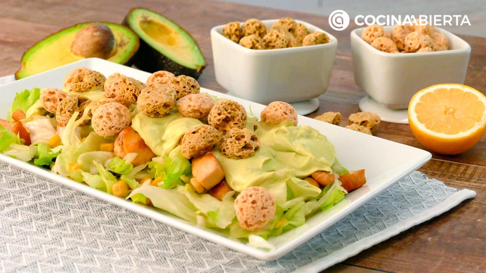 CTIS0877 receta ensalada de pollo con salsa de mayonesa de aguacate 2 ca