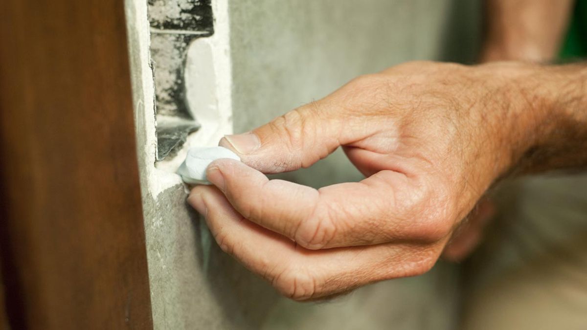 Bricomania 661 Reparar caja correa persiana p6