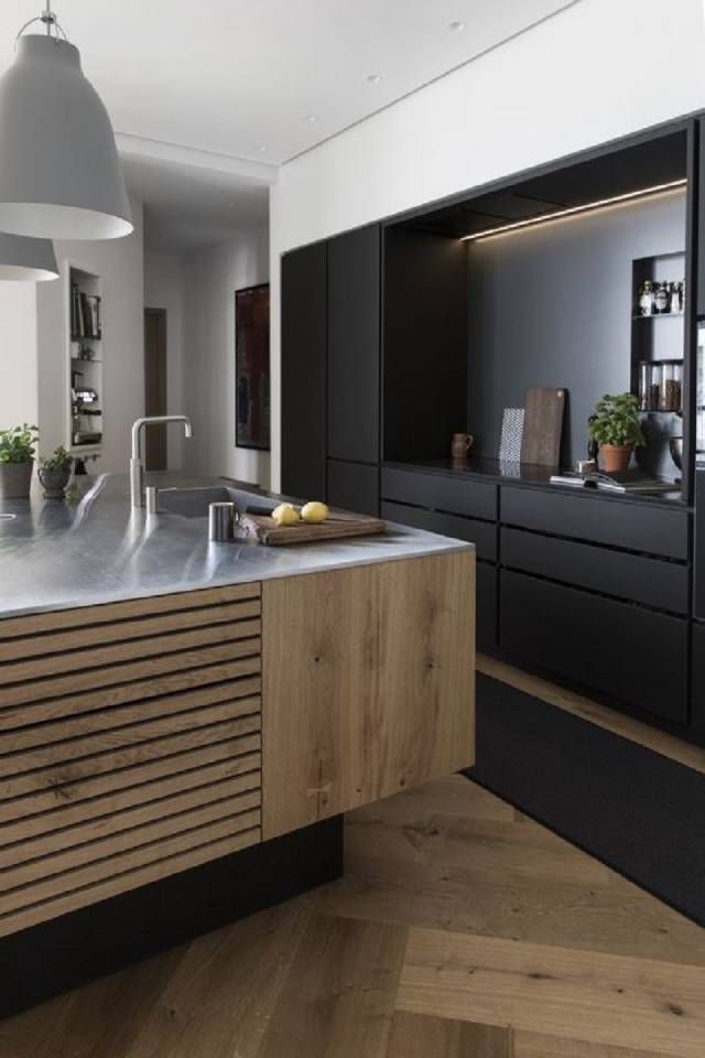 Cocina negra combinada con madera calidez, elegancia y modernidad 3