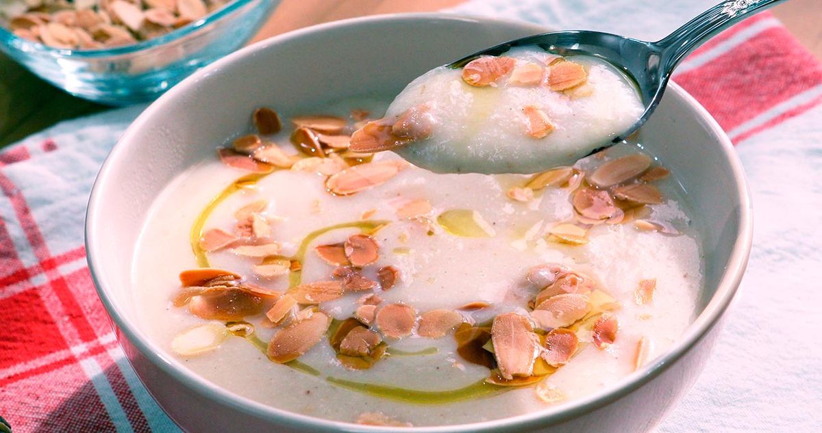 Receta de crema de coliflor y almendras