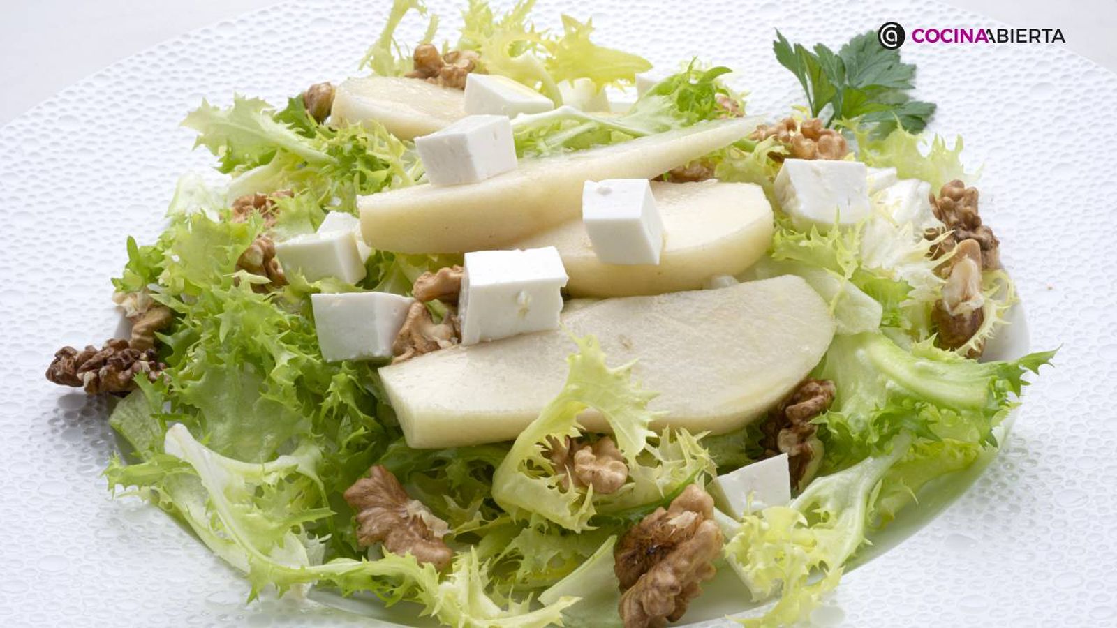 KARL7053 Ensalada de escarola pera y queso fresco