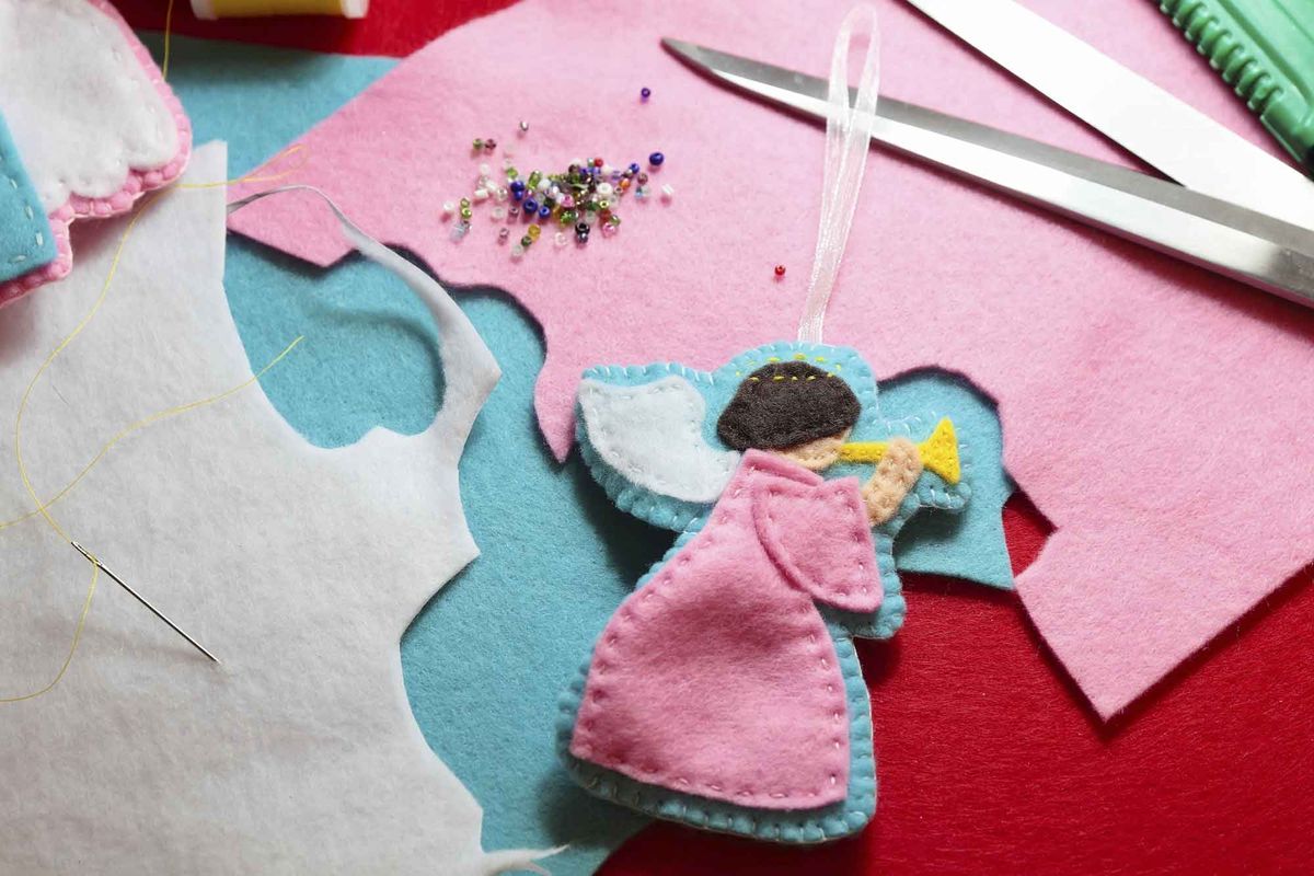 Cómo hacer ángeles de fieltro 4