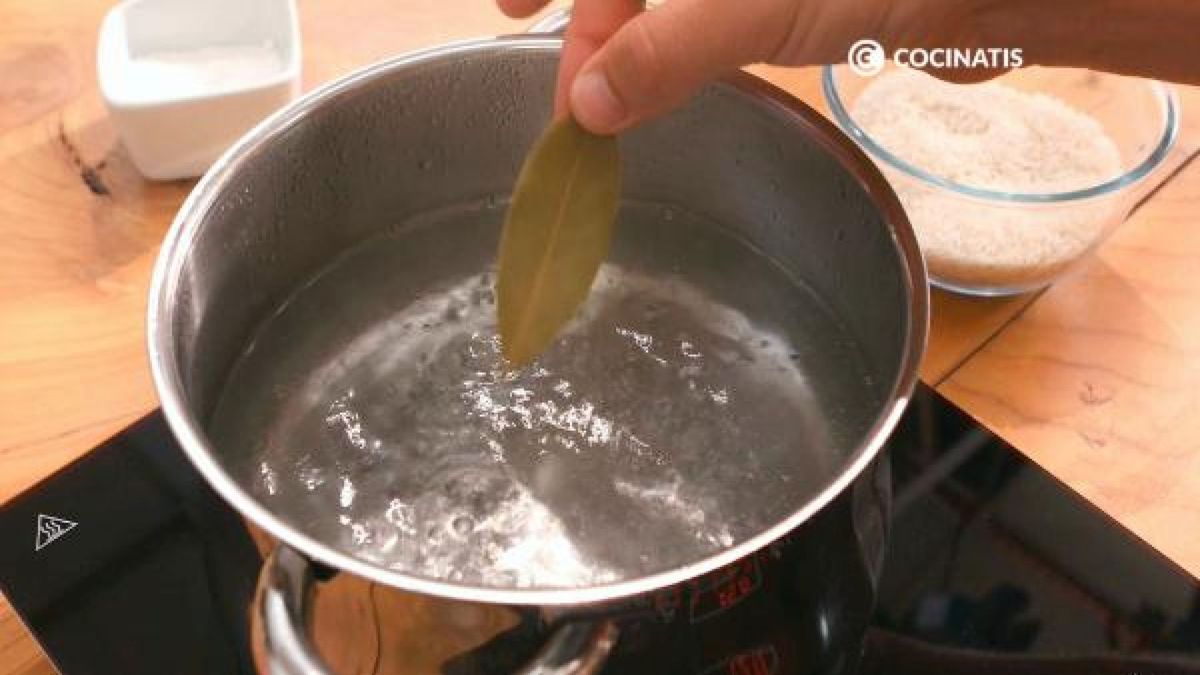 Arroz al curry con bacalao y huevo   Paso 1