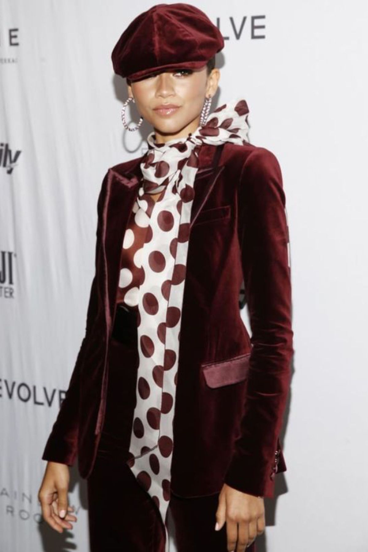 zendaya cfda smoking