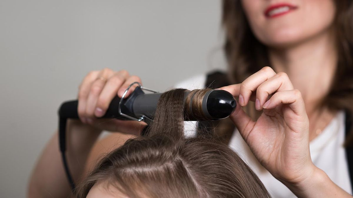 crimped hair el regreso de un peinado que arraso en los 80 plancha