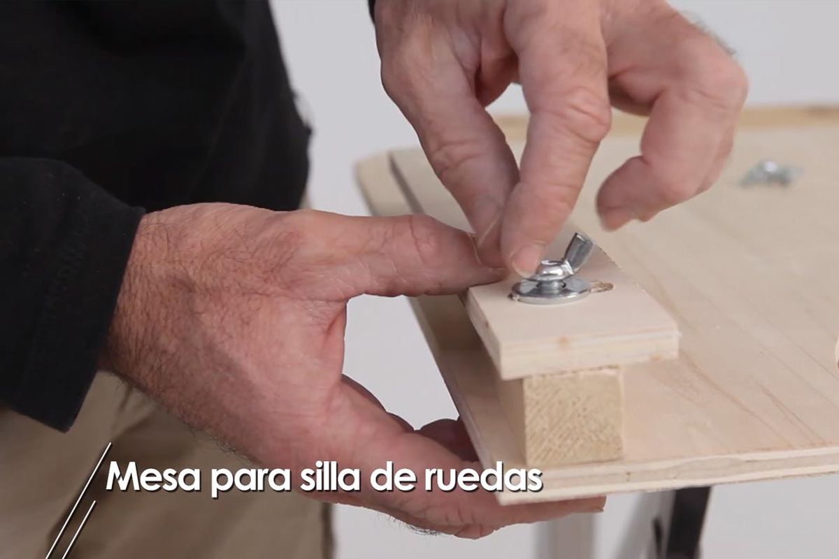 brico 1015 bri 2 mesa silla de ruedas paso 8