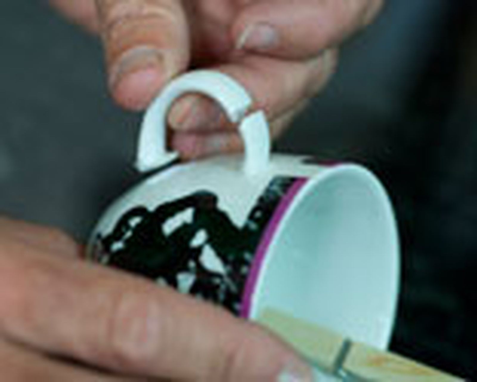 Brico 0653 2 Colocar cuelga tazas paso 2