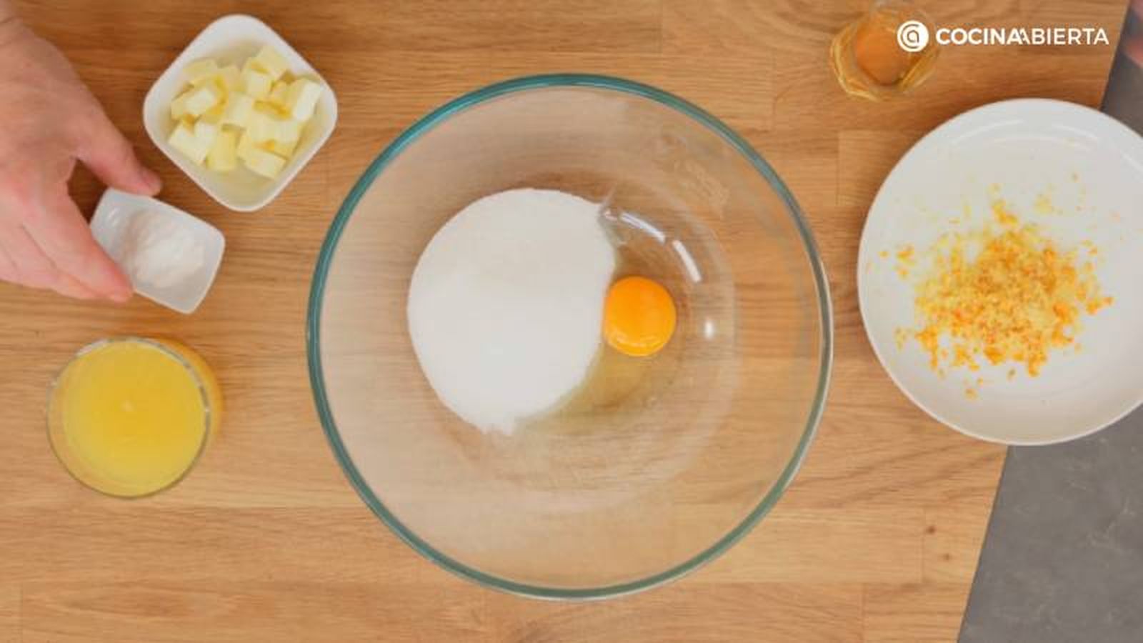 Mezcla los ingredientes en un bol