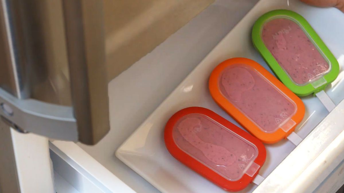 Receta de polos de frutos rojos y yogur natural  paso 3