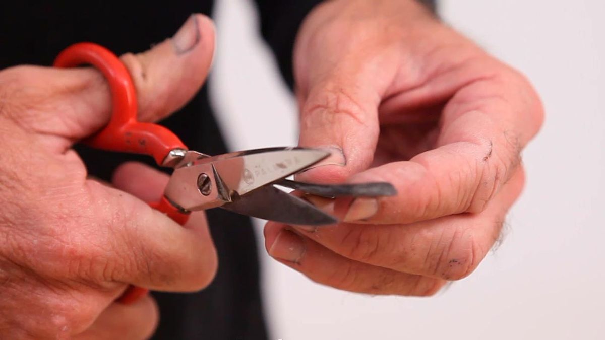 Como hacer un soporte para el movil con silicona paso 5