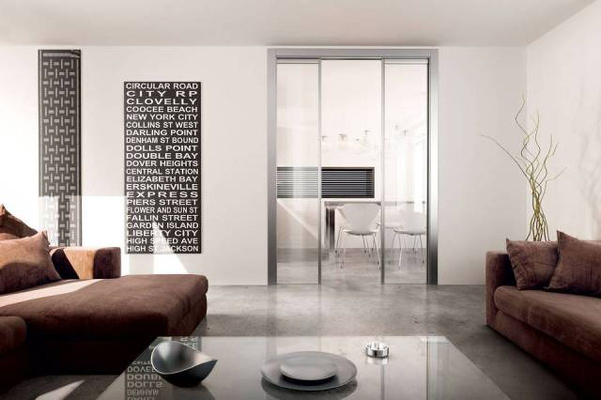 Puertas correderas de cristal ahorran espacio y separan los ambientes sin perder luminosidad 10