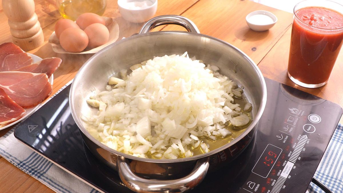 Jamón con tomate y huevo paso 2