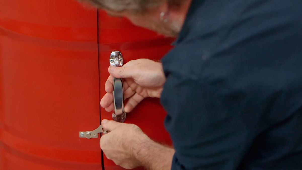 Cómo hacer una cocina en un bidón metálico paso 9